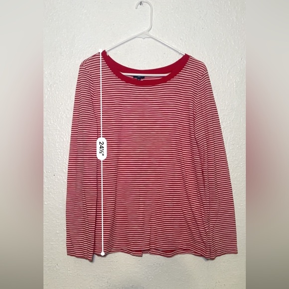 Splendid Red Striped Women's Top with back button size large - Picture 8 of 8